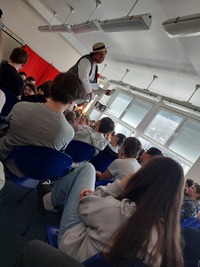 Divadélko Hradec Králové 23. 3. 2026 - 2. stupeň Divadelní učebnice20260323_100039.jpg